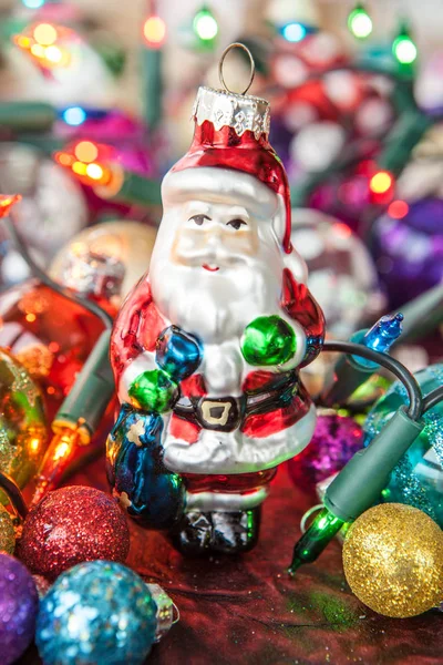 Ornamentos coloridos para a árvore de Natal — Fotografia de Stock