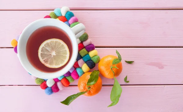 Té con una rebanada de limón —  Fotos de Stock