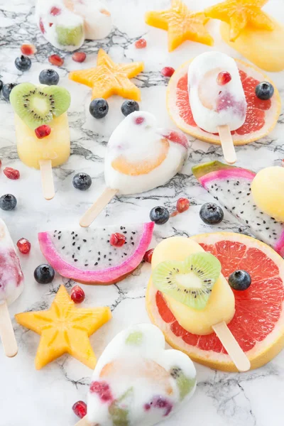 Homemade frozen popsicles — Stock Photo, Image