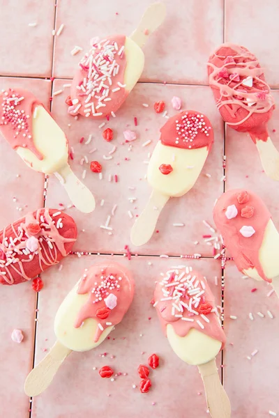 Vanilyalı dondurma ile sprinkles — Stok fotoğraf