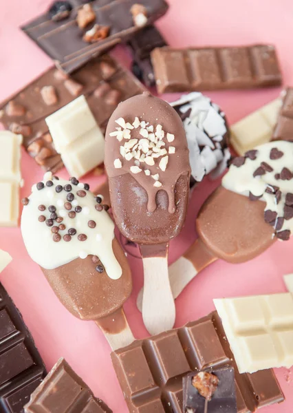Frozen popsicles with chocolate — Stock Photo, Image