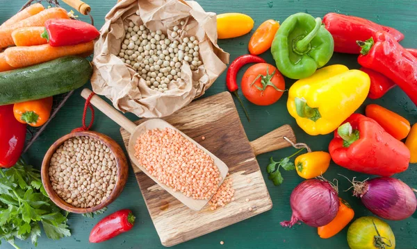 Fresh vegetables and legumes — Stock Photo, Image