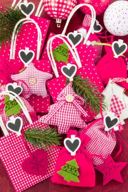 Küçük renkli hediyeler