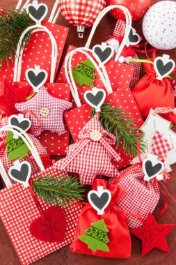 Küçük renkli hediyeler