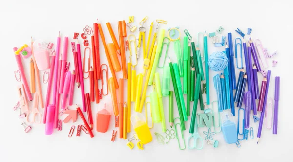Fournitures scolaires colorées — Photo