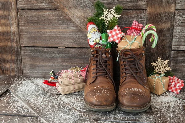 Stivali con regali di Natale — Foto Stock