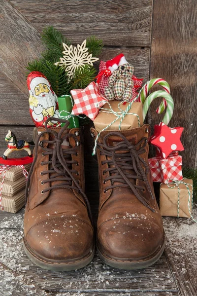 Stivali con regali di Natale — Foto Stock