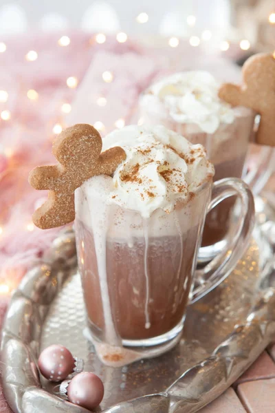 Chocolate caliente con crema batida — Foto de Stock