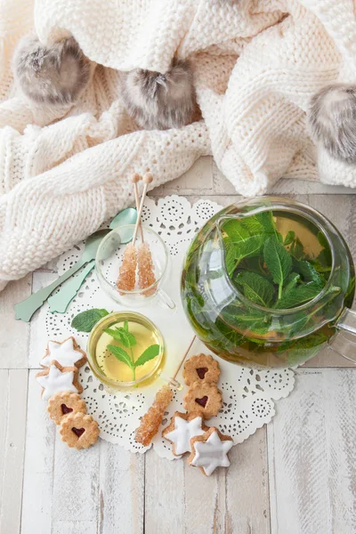 Tè con foglie di menta fresca — Foto Stock