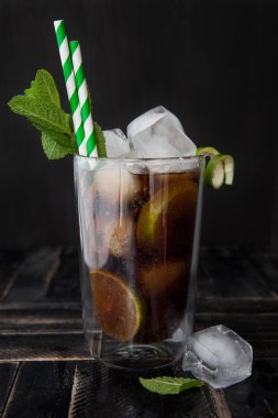 Cuba Libre DRINK buz üstünde