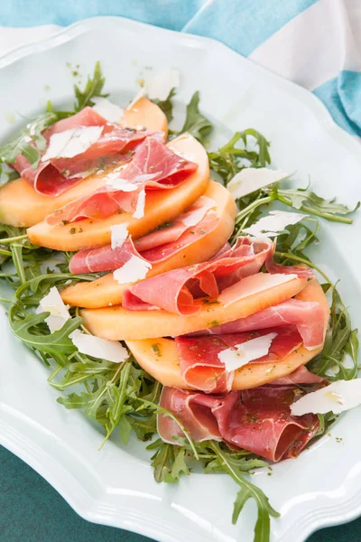 Kleurrijke zomer salade — Stockfoto