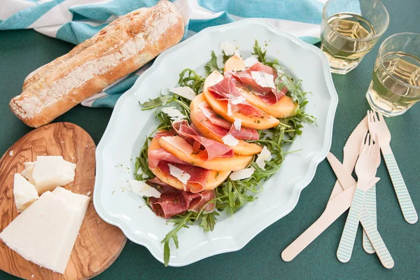 Kleurrijke zomer salade — Stockfoto