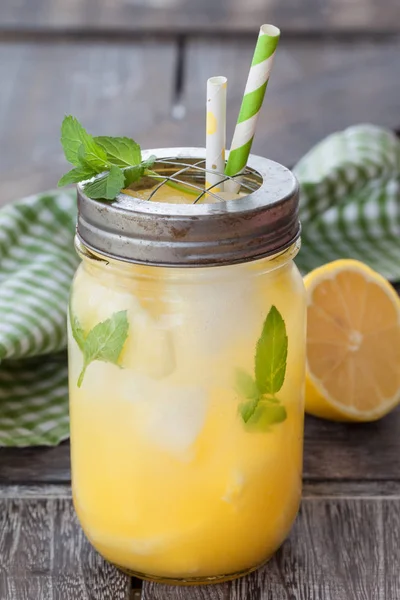 Lemonade with pineapples — Stock Photo, Image