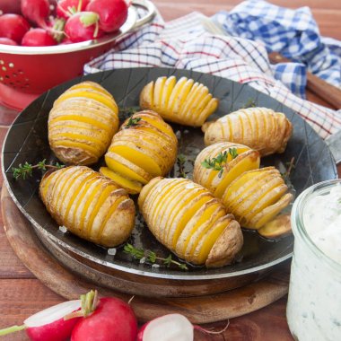 Rustik hasselback patates