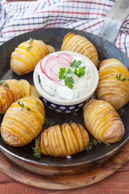Rustik hasselback patates
