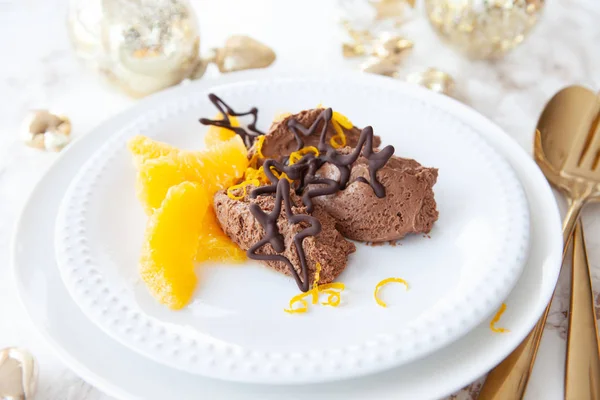 Mousse au Chocolat with orange slices — Stock Photo, Image