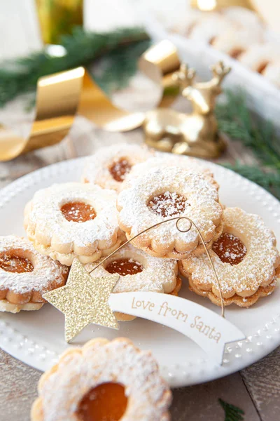 Deliciosos biscoitos cheios de geléia — Fotografia de Stock