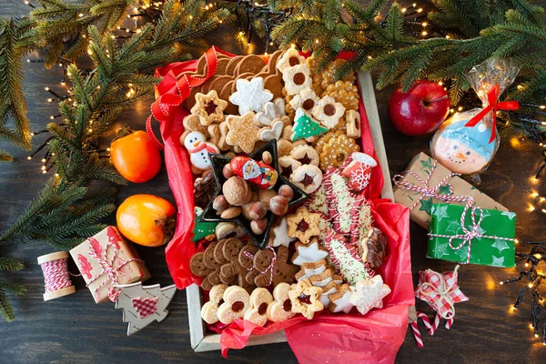 Auswahl an bunten Weihnachtsplätzchen — Stockfoto