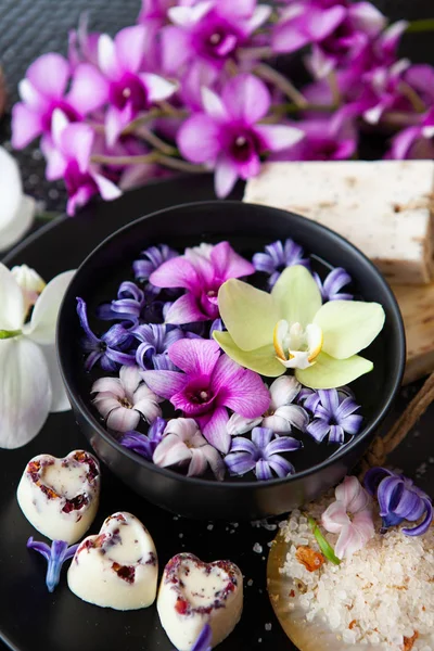 Frische Orchideen und Hyazinthen — Stockfoto