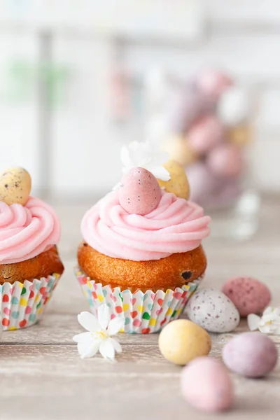 Pequeños cupcakes para Pascua —  Fotos de Stock