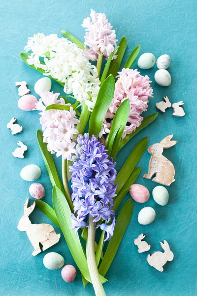 Frische Hyazinthenblüten Auf Blauem Hintergrund — Stockfoto