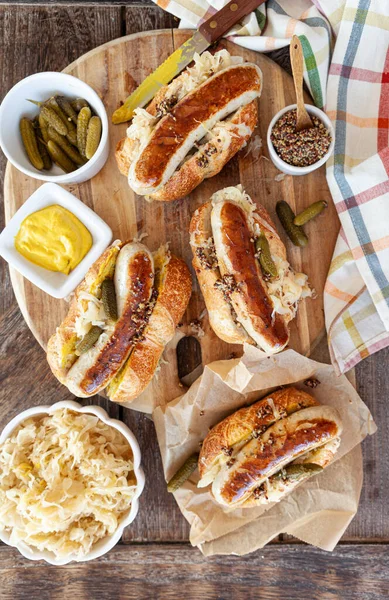 Deliziosi Hot Dog Salsiccia Maiale Con Crauti Senape — Foto Stock