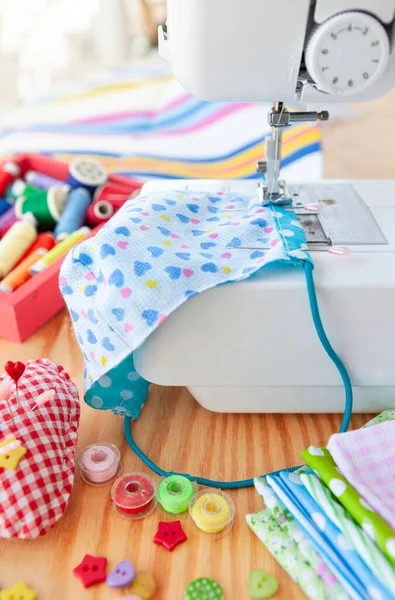 棉织物和纱线色彩艳丽的针织物器皿 — 图库照片