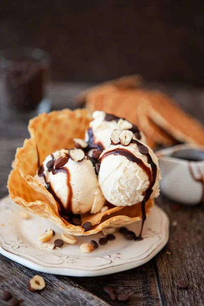 Scoops Vanilla Ice Cream Waffle Cup — Stock Photo, Image