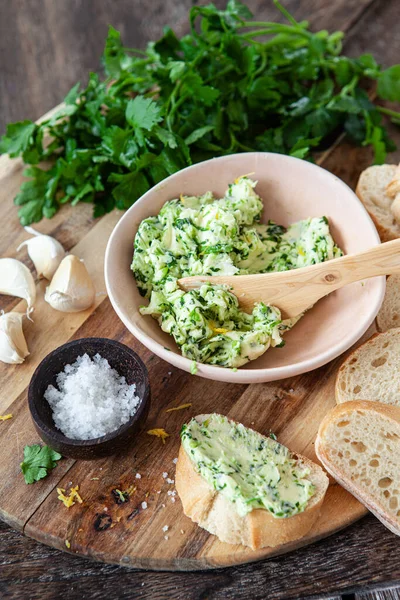 Manteiga Caseira Com Salsa Fresca Alho — Fotografia de Stock