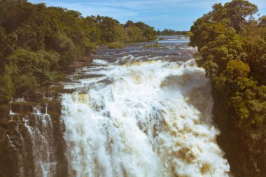 Afrika nehir Zam on the Victoria Falls su damlasına