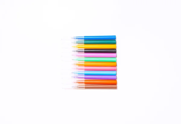Bolígrafos Coloridos Fieltro Fondo Blanco Patrón Marcadores Lápices Fondo Textura —  Fotos de Stock