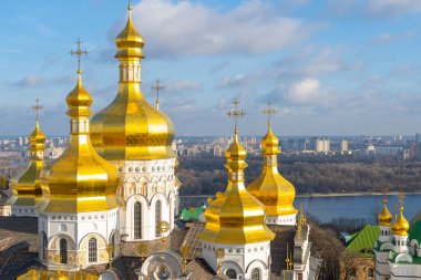 Kiev. Ukrayna. Kiev Pechersk Lavra ya da Mağara Kiev Manastırı. Seyahat fotoğrafı. Çan kulesinden görüntüle.