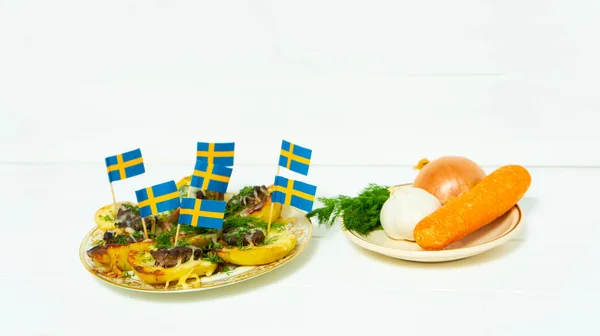 Fylld Potatis Svensk Flagga Potatis Malet Kött Lök Morot Ost — Stockfoto