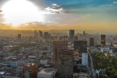 Mexico City 'nin Panorama' sı Latin americano gökdeleninden. Binalarla manzaralı. Seyahat fotoğrafı, arka plan, duvar kağıdı. Renkli fotoğraf.
