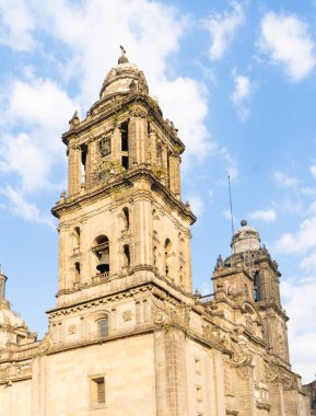 Mexico City 'deki Metropolitan Katedrali. Koloni mimarisinin ayrıntıları. Ton halinde seyahat fotoğrafı. Duvar kağıdı ya da arka plan. Latin Amerika. 