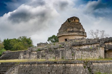 Gözlemevi tapınağı (El Caracol). Chichen Itza antik Maya arkeolojik alanı. Seyahat fotoğrafı ya da arka plan. Meksika mı? Yucatan