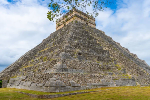 Castillo金字塔 库库尔坎神庙 一般看法 古代玛雅文明的建筑 Chichen Itza考古遗址 尤卡坦墨西哥 — 图库照片