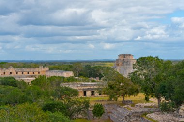 Uxmal, klasik dönemin antik Maya şehri. Seyahat fotoğrafı. Yucatan. Meksika.