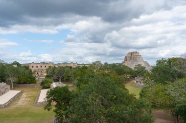 Uxmal, klasik dönemin antik Maya şehri. Seyahat fotoğrafı. Yucatan. Meksika.
