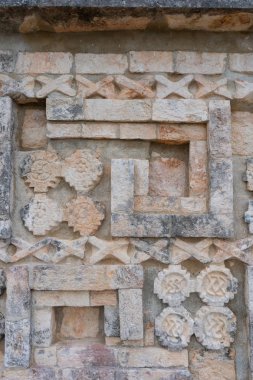 Kumruların evinin bir parçası (Casa de las Palomas). Uxmal, klasik dönemin antik Maya şehri. Seyahat fotoğrafı. Yucatan. Meksika.