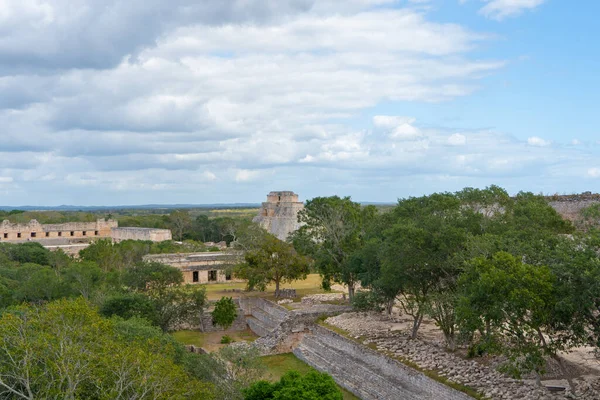 Uxmal, klasik dönemin antik Maya şehri. Seyahat fotoğrafı. Yucatan. Meksika.