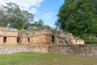 Labna Maya arkeoloji sahasındaki saray. Yucatan. Meksika