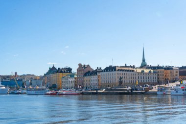 Eski kasaba manzarası (gamla stan). İsveç 'in Stockholm başkenti. Lakeside Panorama. Seyahat fotoğrafı..