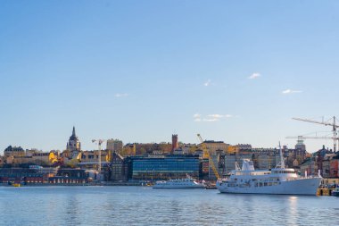 Sodermalm (merkez bölge) manzarası. İsveç 'in Stockholm başkenti. Lakeside Panorama. Seyahat fotoğrafı..