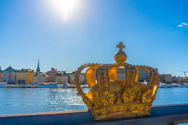 Eski kasaba manzarası (gamla stan). İsveç 'in Stockholm başkenti. Taçlı panorama. Seyahat fotoğrafı..