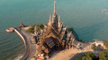 Pattaya, Tayland'daki Hakikat Sığınağı'nın havadan görünümü