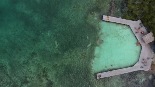 Tintinpan e isla Mucura nas Ilhas San Bernardo, na costa colombiana das Caraíbas — Vídeo de Stock