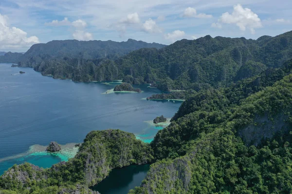 Flygvy över Coron Island i Palawan, Filippinerna — Stockfoto