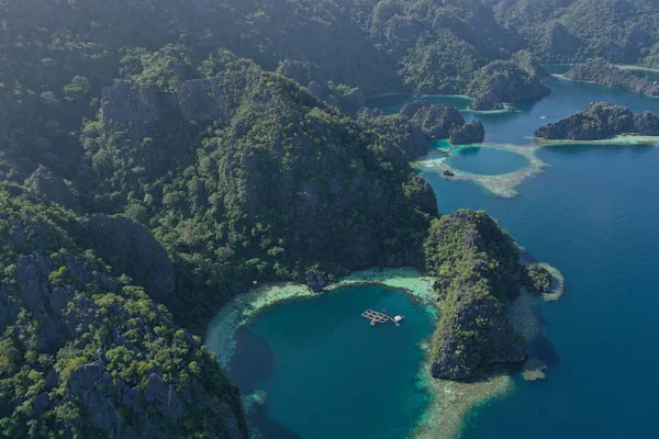 フィリピン、パラワン島のツインラグーンの空中ビュー — ストック写真