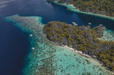 Palawan, Filipinler'deki Coron Adası'nın havadan görünümü